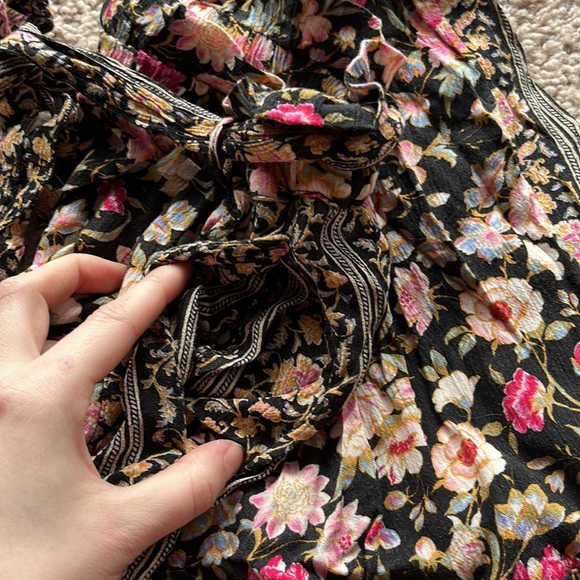 Floral soft shorts with belt - Picture 3 of 7